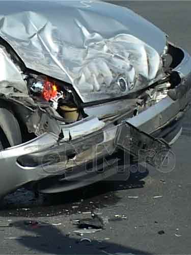 Foto: accident giratoriu - Baia Mare (c) eMaramures.ro